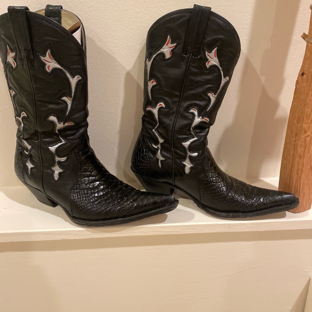 Black Leather Western Boots Festival Trend - Picture 2 of 9